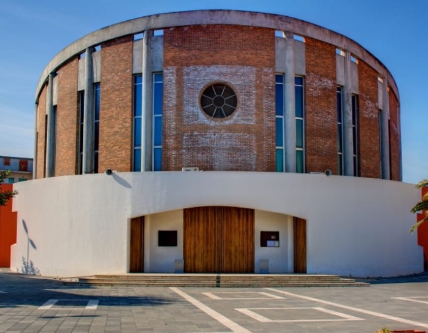 Corigliano Rossano: A fuoco l'auto del prete della Chiesa di Schiavonea - Calabria