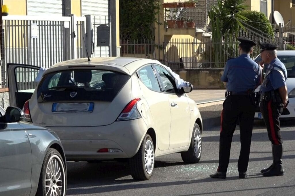 Uccide l'ex fidanzata: Suicidio