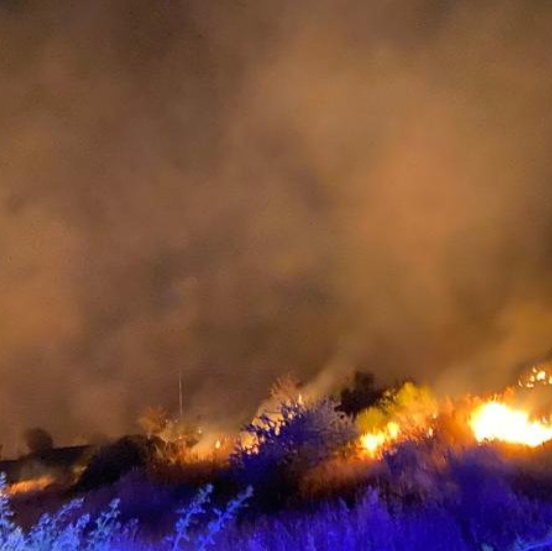 Un gigantesco incendio a Corigliano Rossano