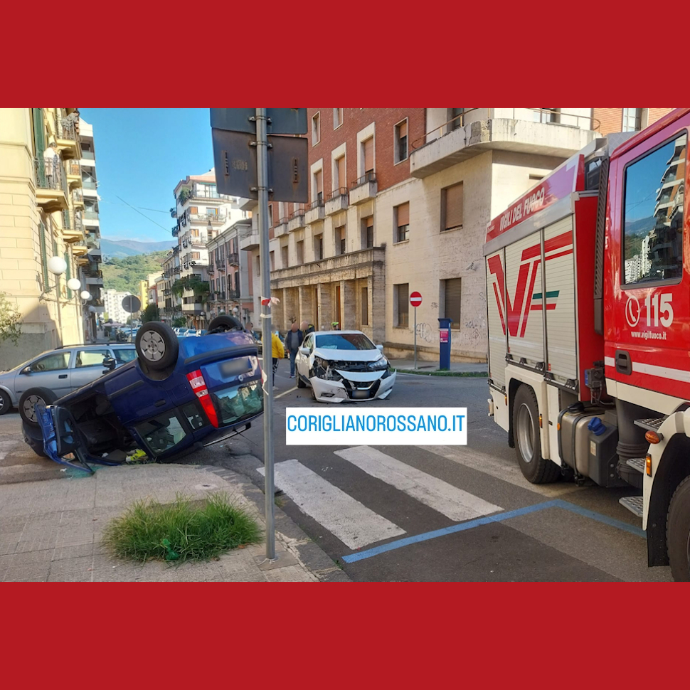 Incidente Stradale: Due Donne si Cappottano a Cosenza - Calabria