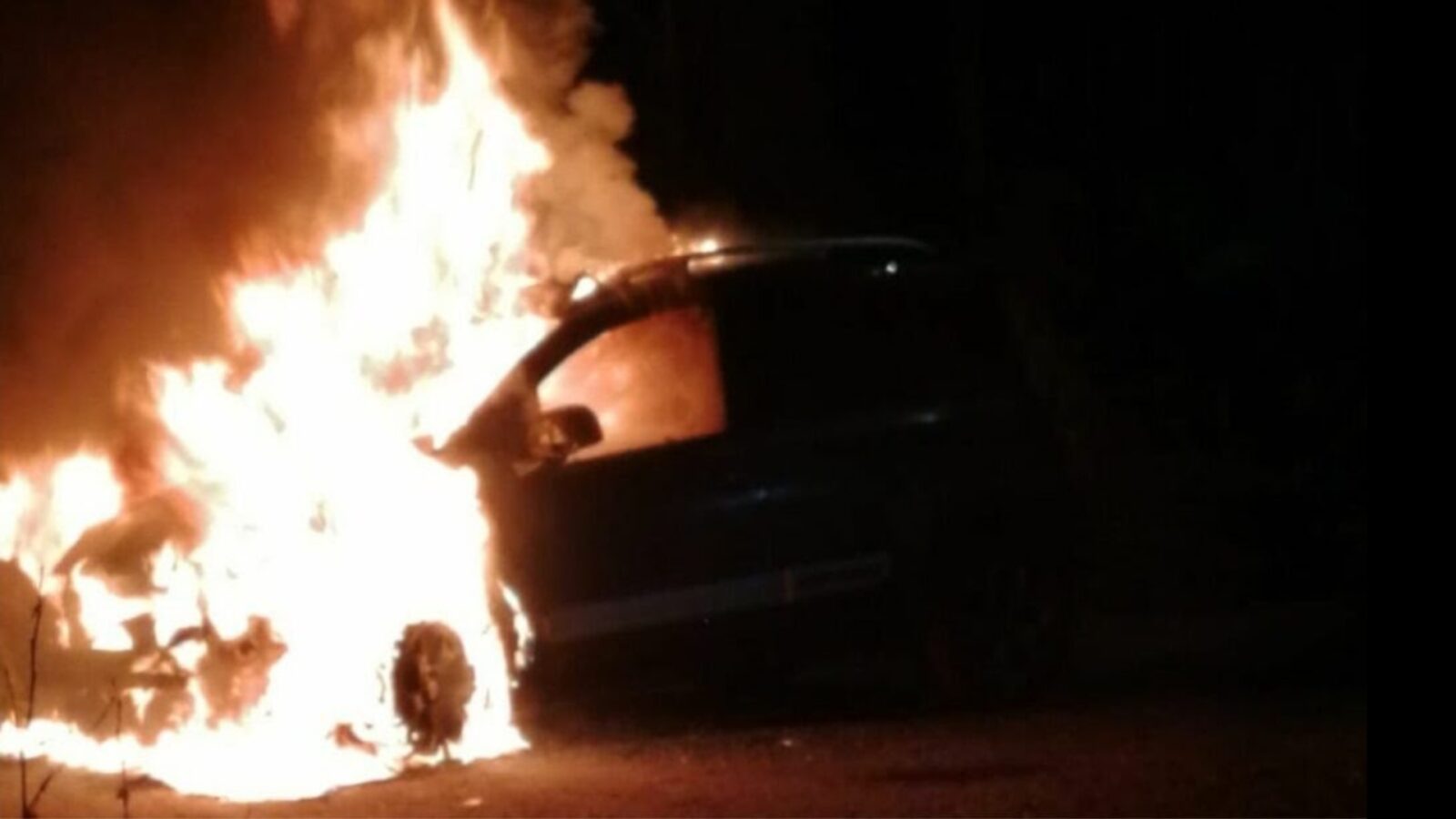 Auto Incendiata Corigliano Rossano - Cosenza - Calabria - Incendio