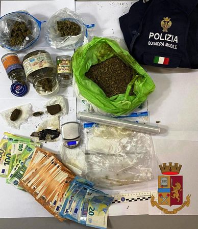 Arrestato per Spaccio di Droga - Corigliano Rossano - Rende - Cosenza - Calabria